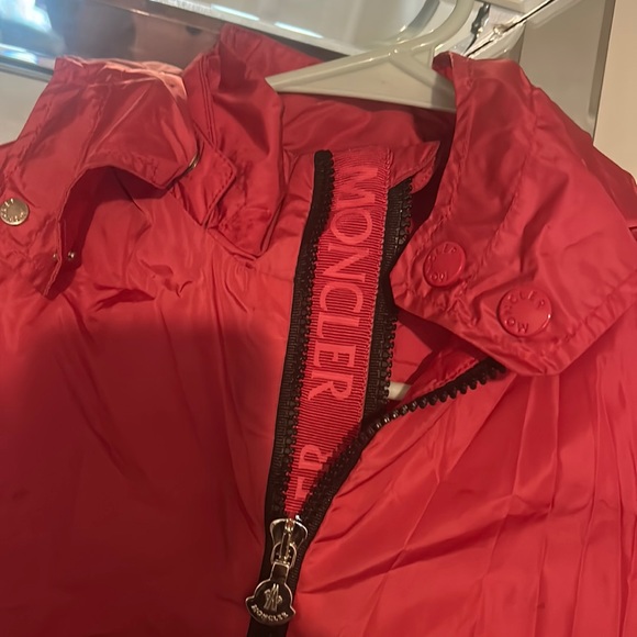 Moncler jacket size 10 - Picture 3 of 9